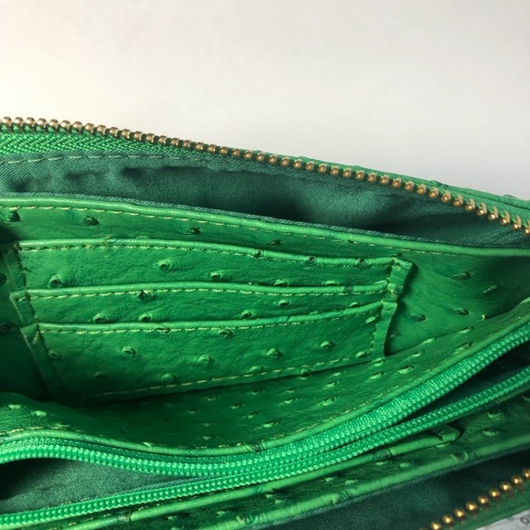 WRISTLET /CLUTCH /SMALL WALLET PURSE TONS OF POCKETS/STORAGE FOR A SMALL BAG - Picture 6 of 8